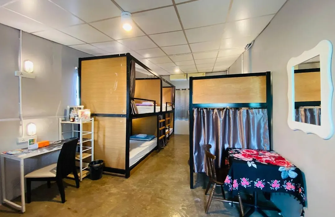 Lemon Siam Hostel Free Breakfast-1